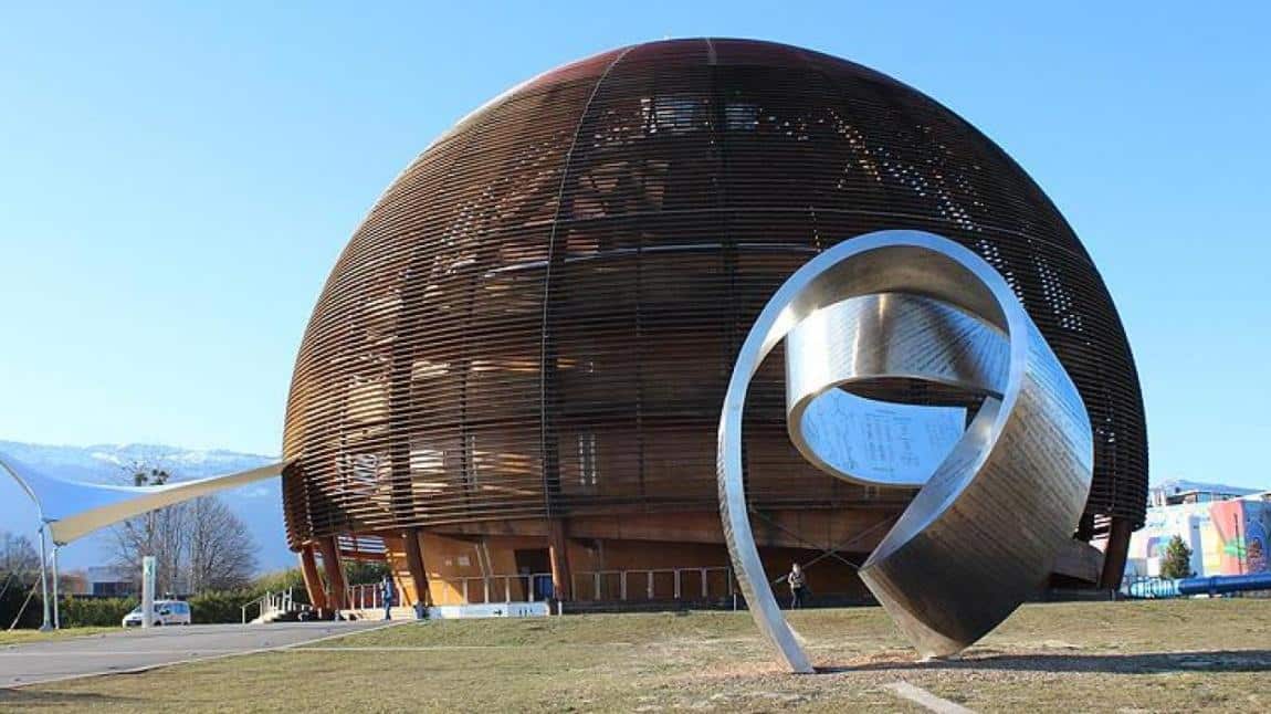 ERTUĞRULGAZİ ANADOLU LİSESİNDEN CERN'E